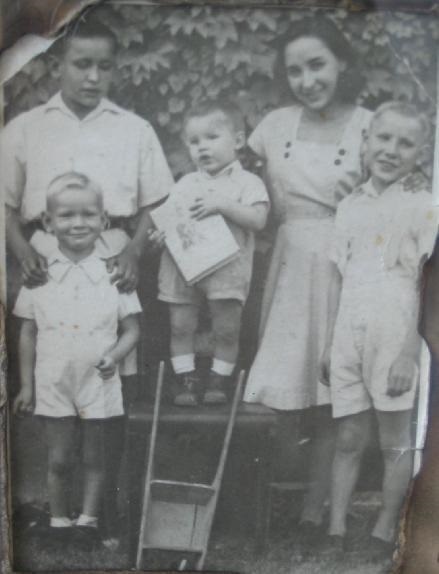 Testvéreimmel 1948-ban